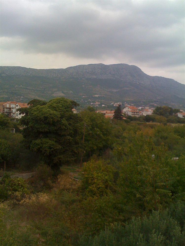Hotel Riva Kastela With Swimming Pool Екстер'єр фото